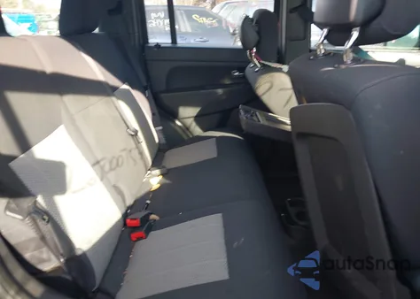 2010 Jeep Liberty Sport from USA, damaged, VIN 1J4PP2GK2AW170222